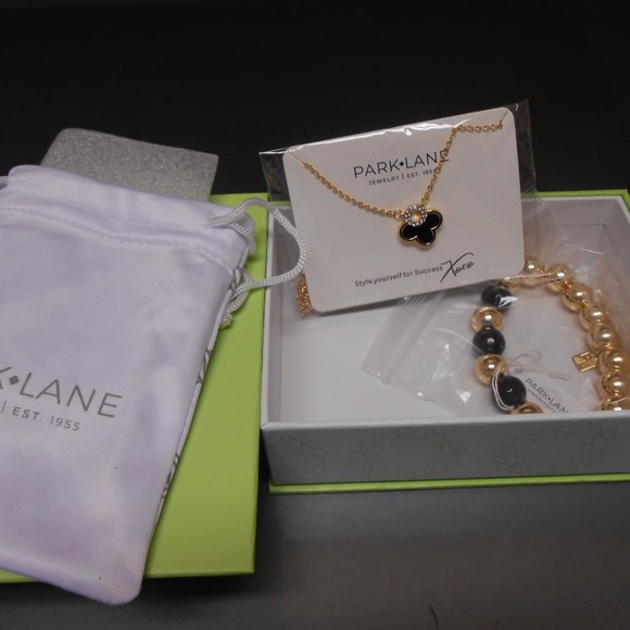 Park Lane Sparkle Box October 2022 - Picture 3 of 5